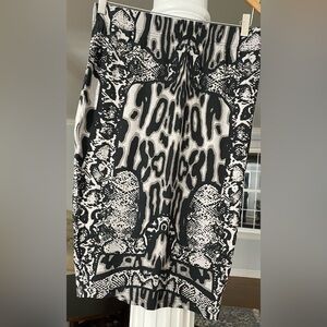 Kardashian women: women straight & pencil, animal print black and gray Skirt. L